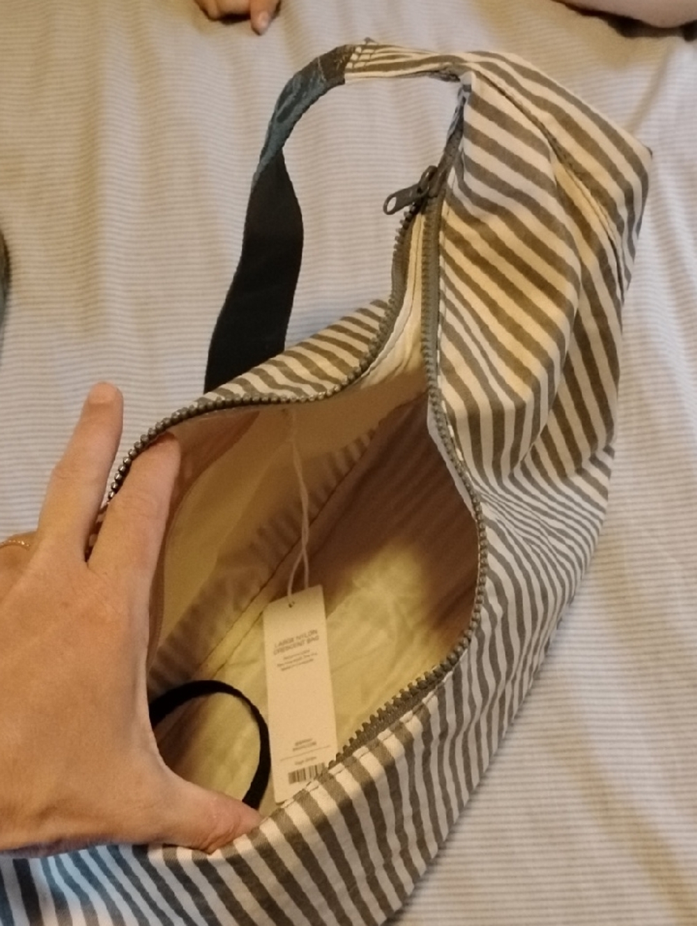 Large Baggu Crescent Bag In Sage Stripe - Picture 2 of 6